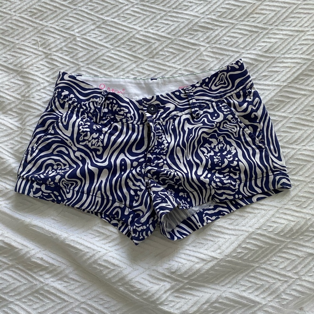 Lilly Pulitzer Blue and white patterned shorts